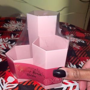 P.S… Makeup Brush Holder